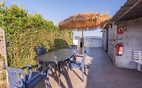 Vivienda con jardin y acceso a pequeña playa